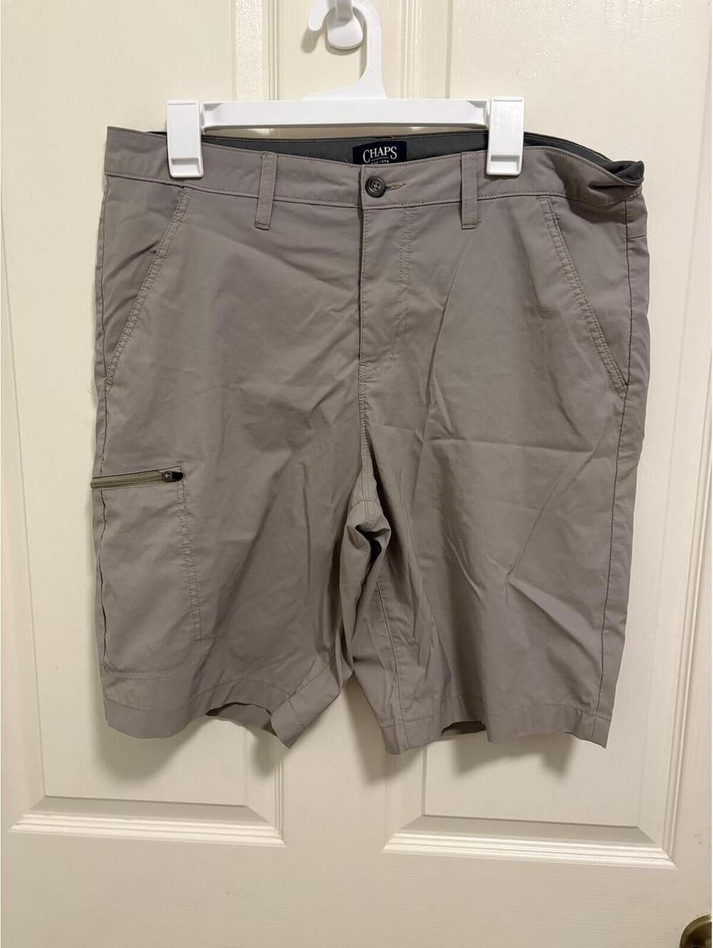 Chaps Men's Regular Fit Nylon Spandex Shorts Size 36